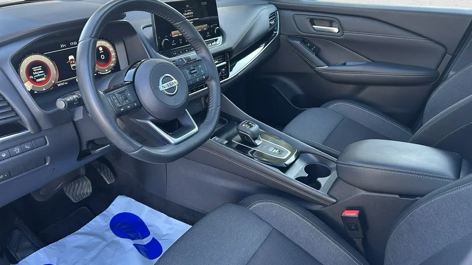 NISSAN Qashqai -