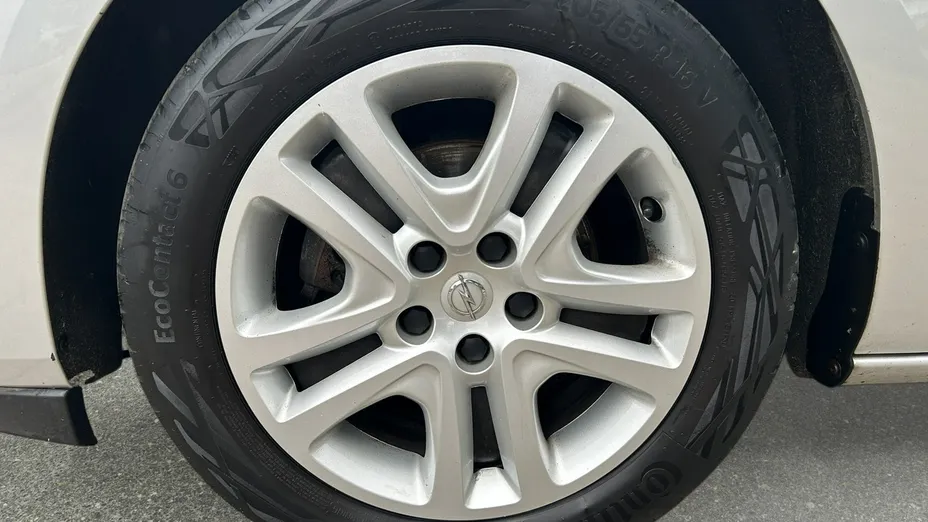 OPEL Astra -