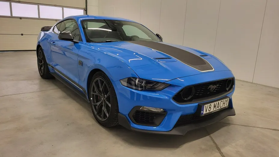 FORD Mustang -