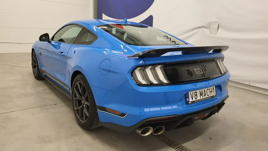 FORD Mustang -