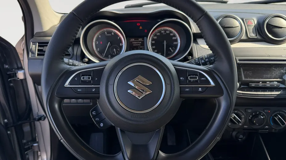 SUZUKI Swift -