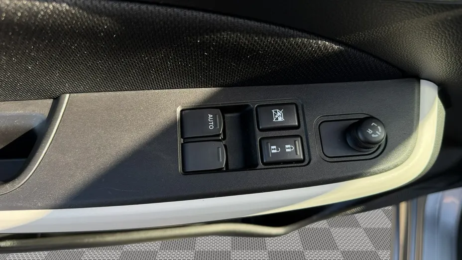 SUZUKI Swift -