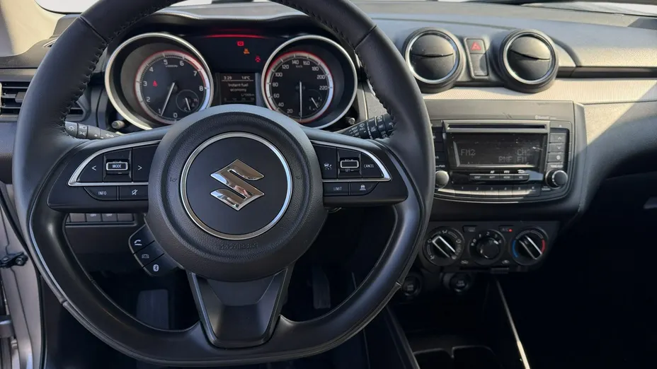 SUZUKI Swift -