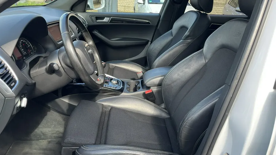 AUDI Q5 -
