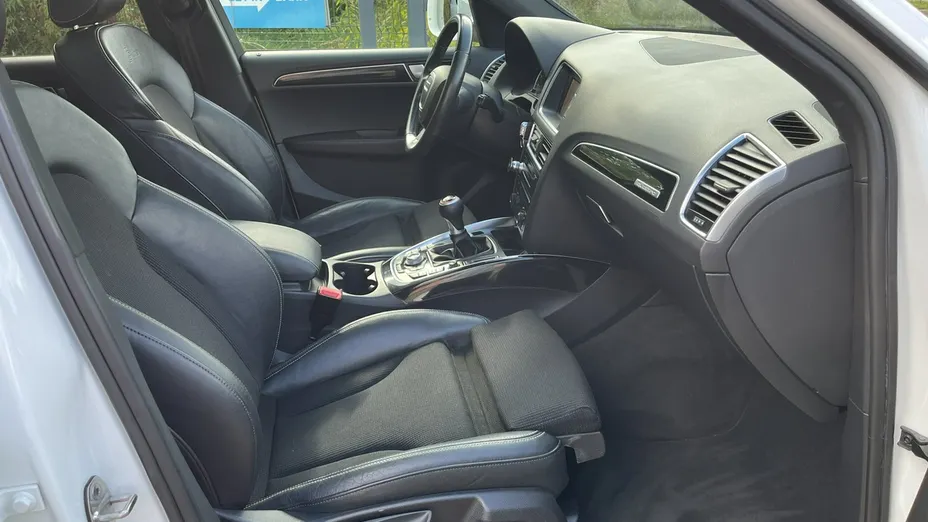 AUDI Q5 -