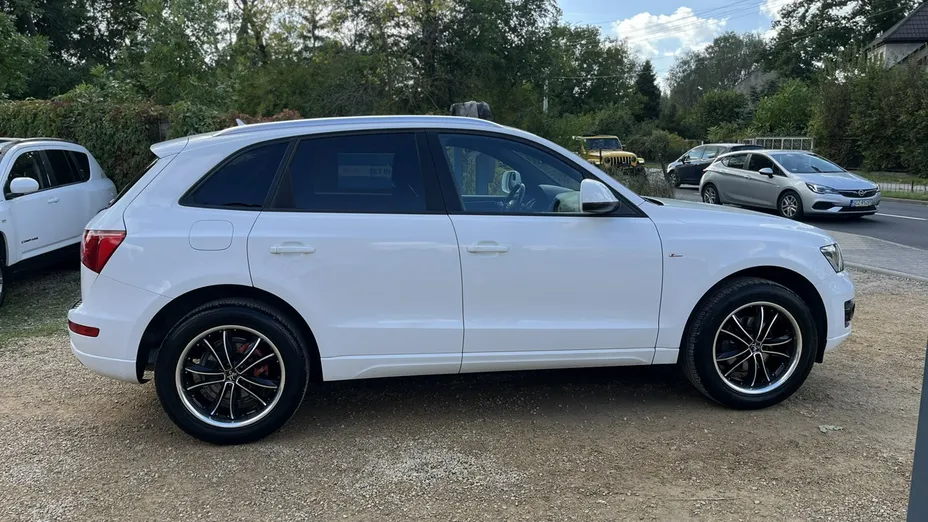 AUDI Q5 -