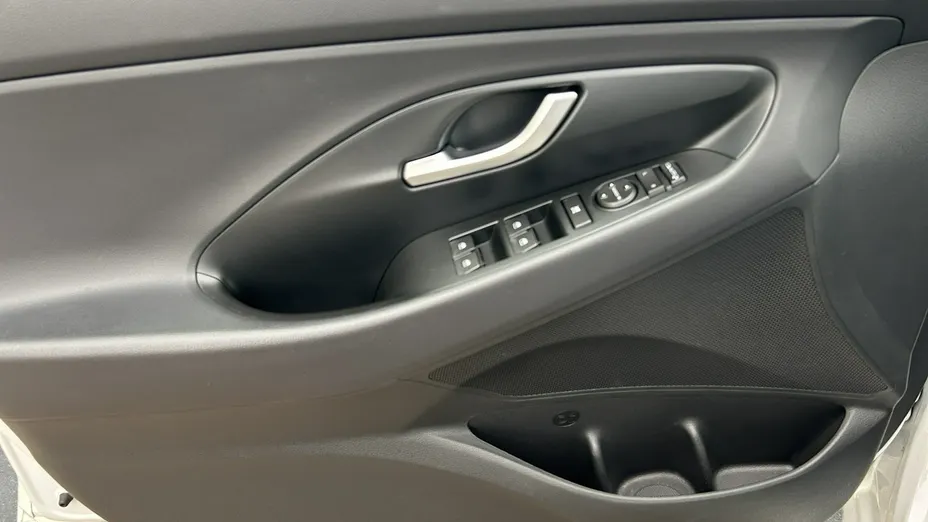 HYUNDAI i30 -
