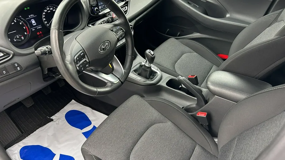 HYUNDAI i30 -