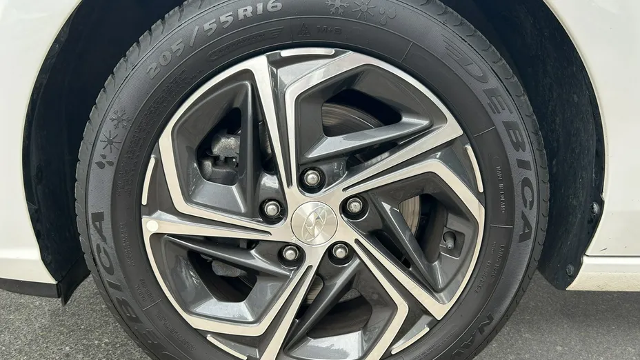 HYUNDAI i30 -