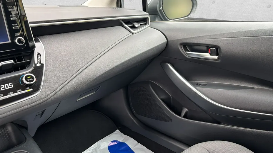 TOYOTA Corolla -