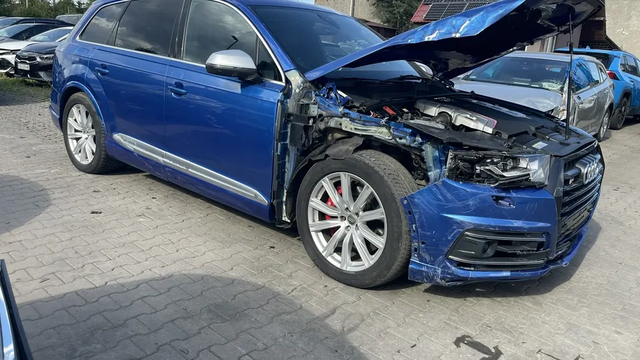 AUDI SQ7 -