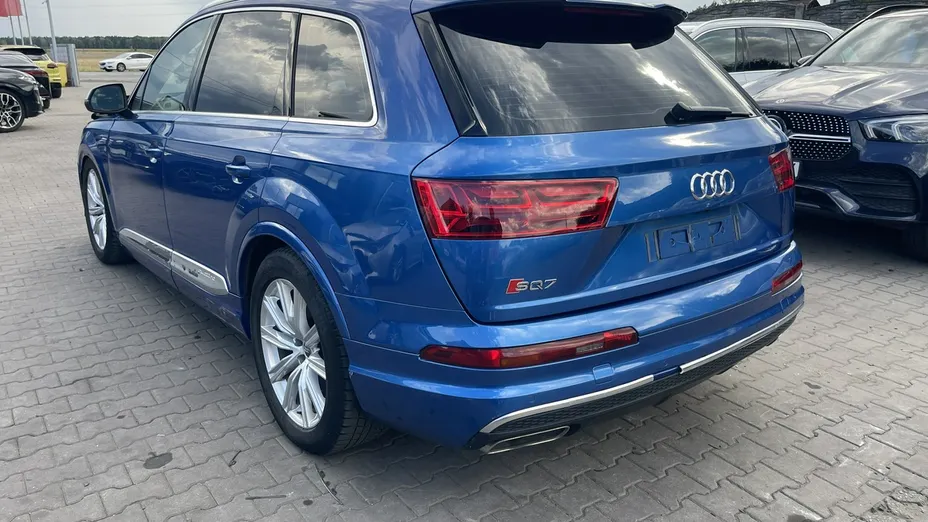 AUDI SQ7 -