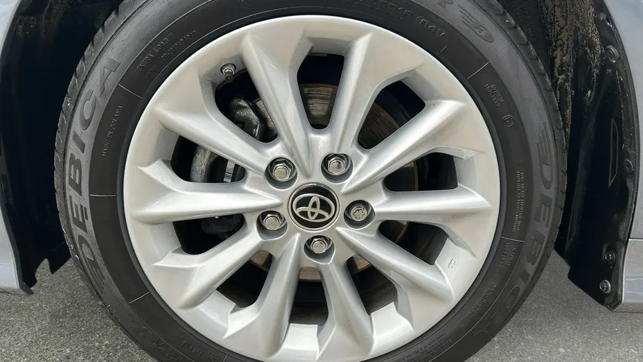 TOYOTA Corolla -