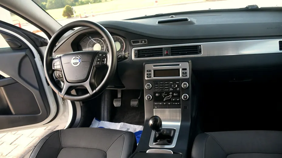 VOLVO V70 -