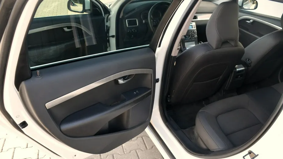 VOLVO V70 -