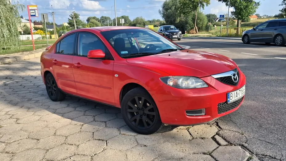 MAZDA 3 -