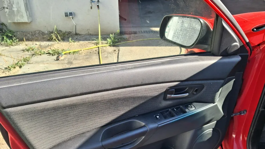 MAZDA 3 -