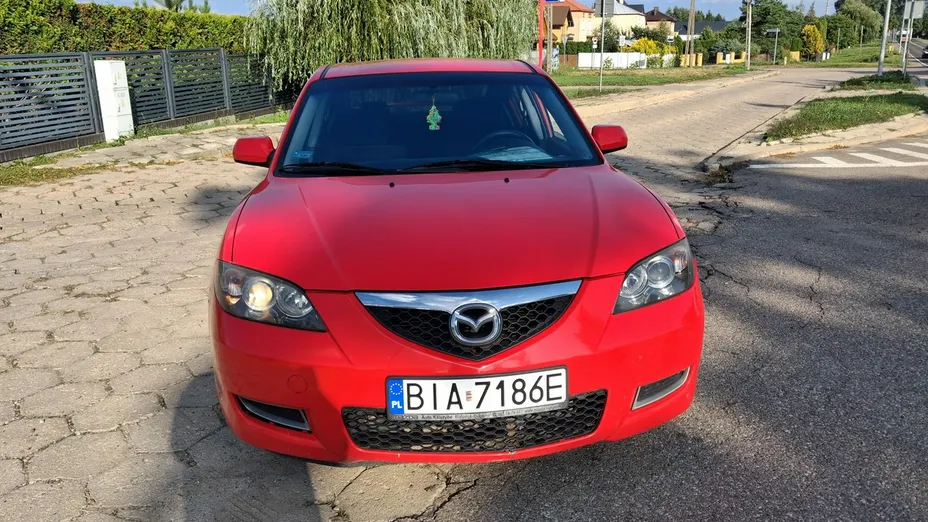 MAZDA 3 -