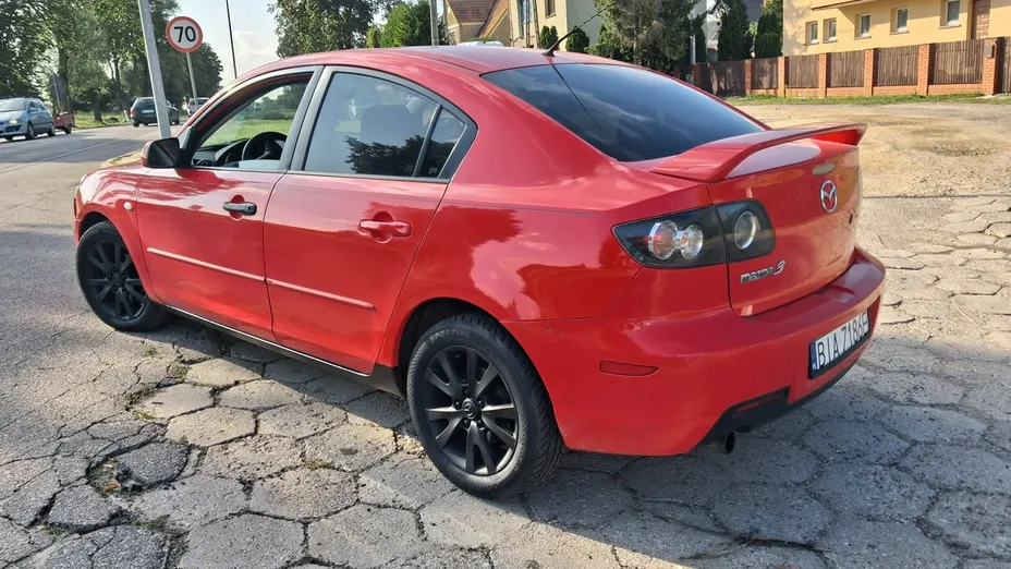 MAZDA 3 -