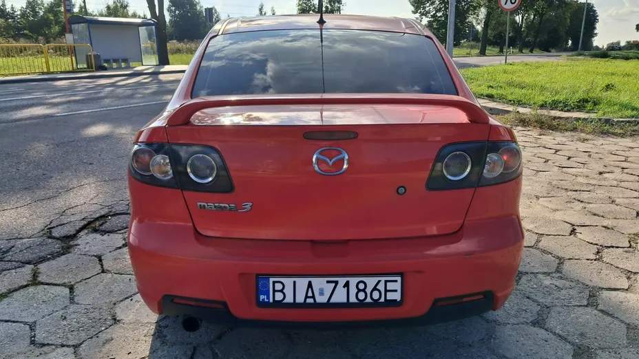 MAZDA 3 -