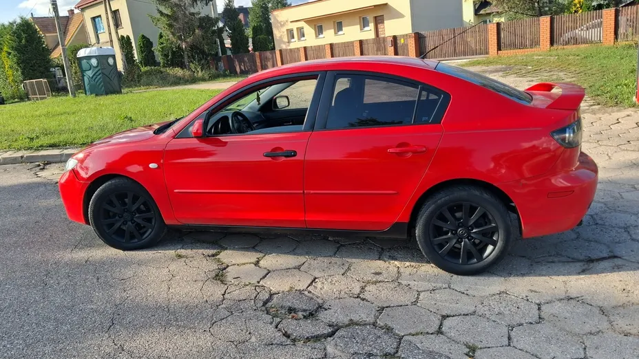 MAZDA 3 -