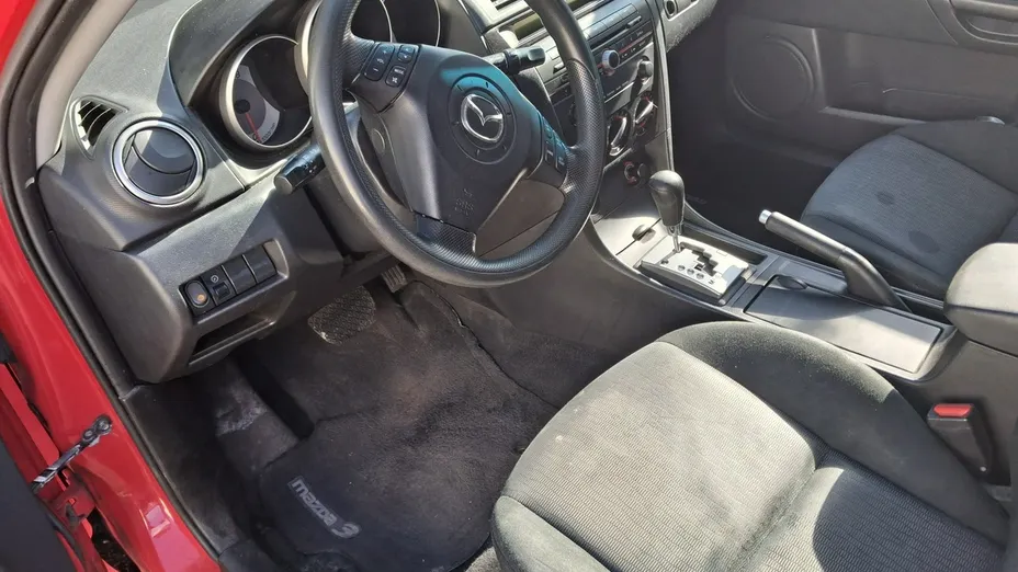 MAZDA 3 -
