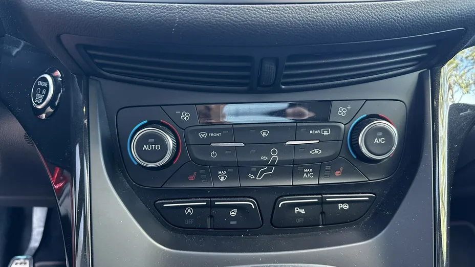 FORD Kuga -