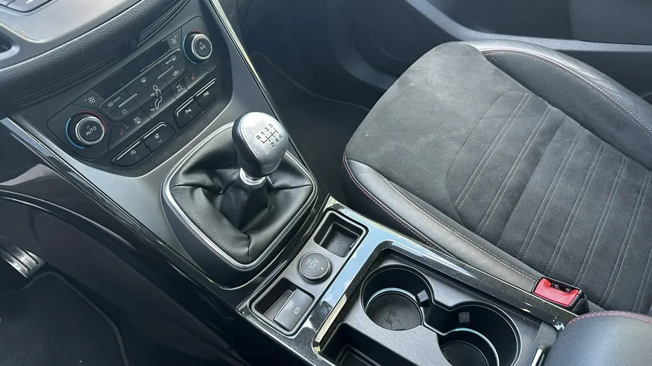 FORD Kuga -