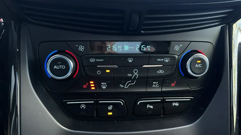 FORD Kuga -