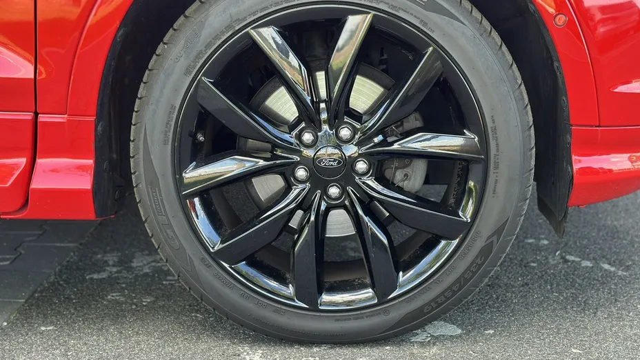 FORD Kuga -