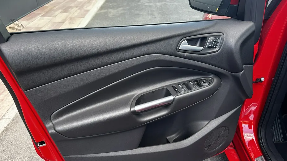 FORD Kuga -