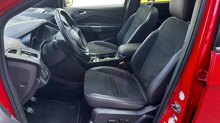 FORD Kuga -