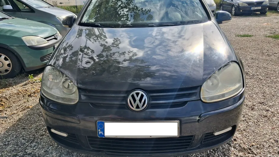 VOLKSWAGEN Golf -