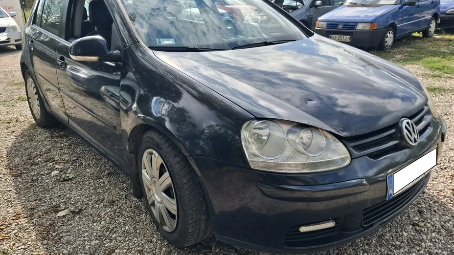 VOLKSWAGEN Golf -