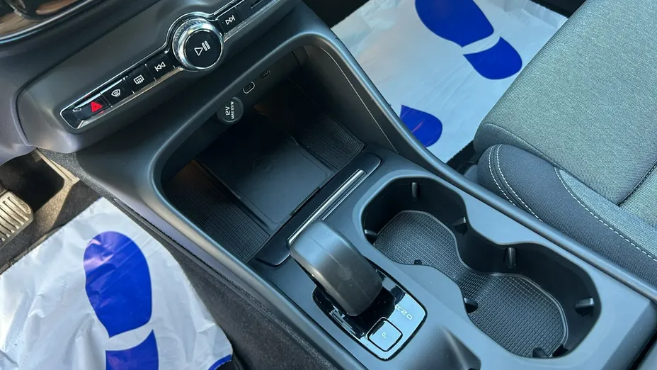 VOLVO XC40 -