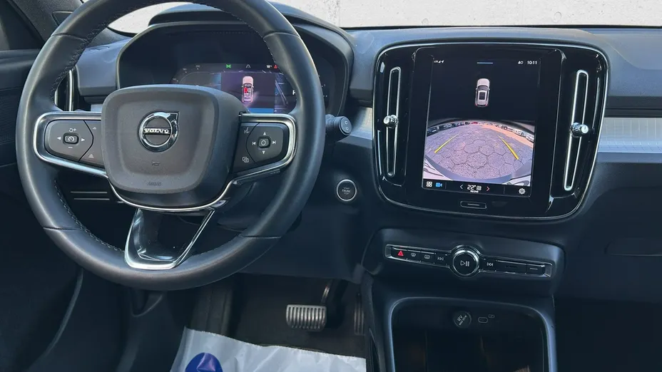 VOLVO XC40 -