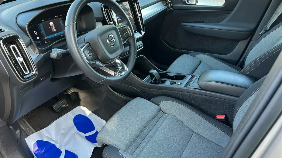 VOLVO XC40 -