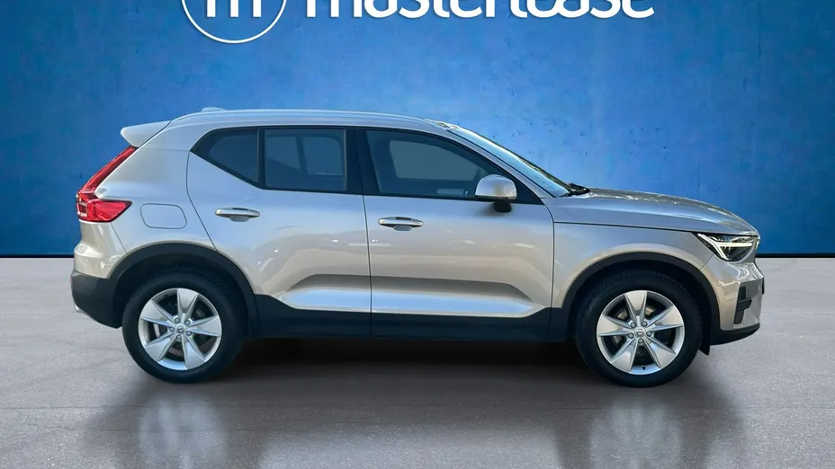 VOLVO XC40 -