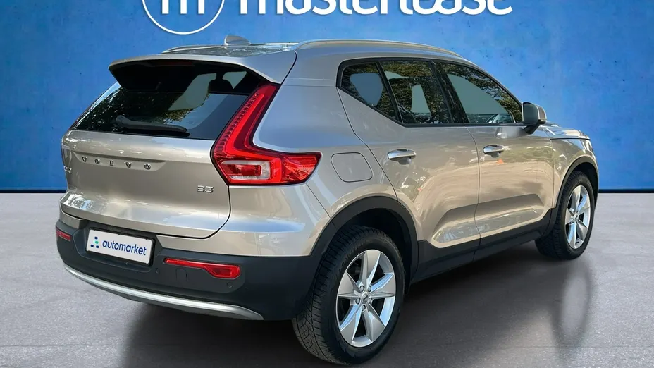 VOLVO XC40 -