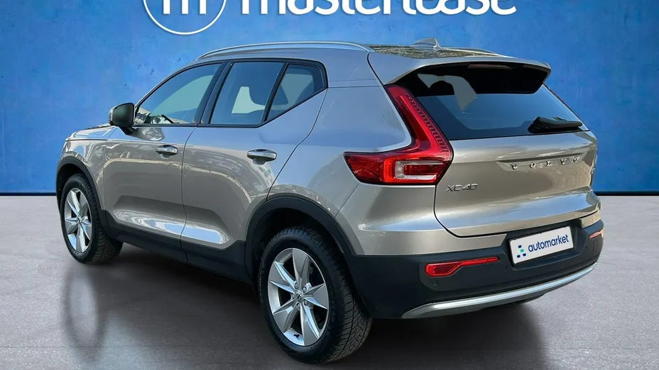 VOLVO XC40 -