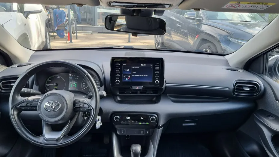 TOYOTA Yaris -