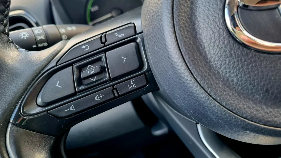 TOYOTA Yaris -