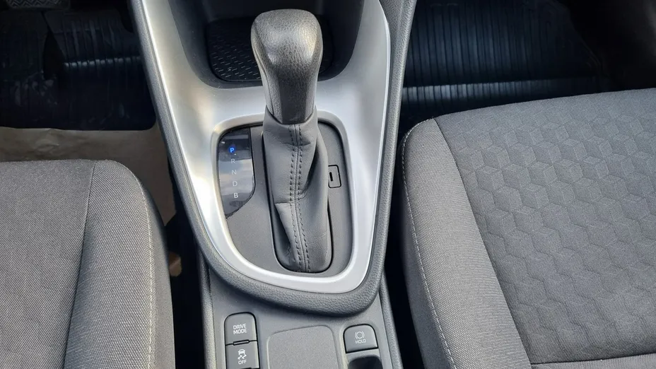 TOYOTA Yaris -