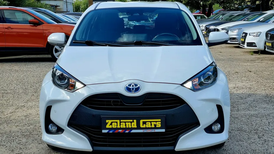 TOYOTA Yaris -