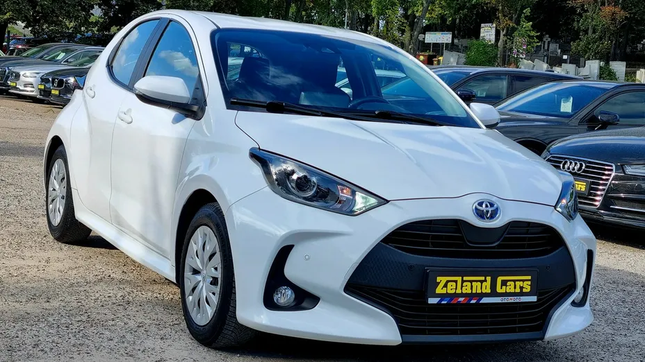 TOYOTA Yaris -
