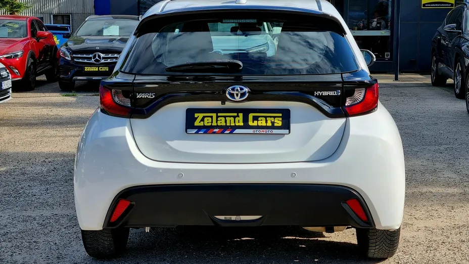 TOYOTA Yaris -