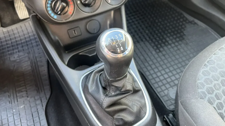 OPEL Corsa -