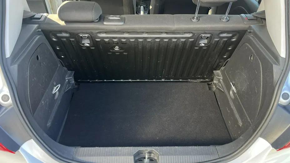 OPEL Corsa -