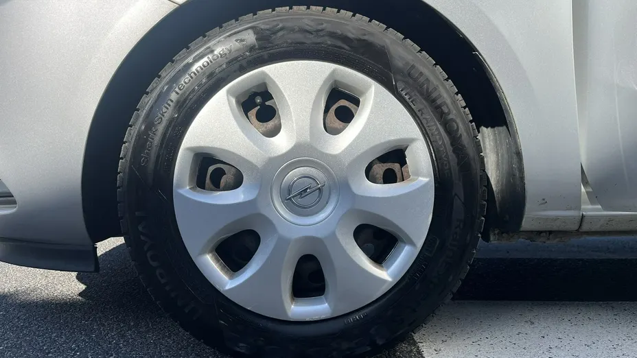 OPEL Corsa -