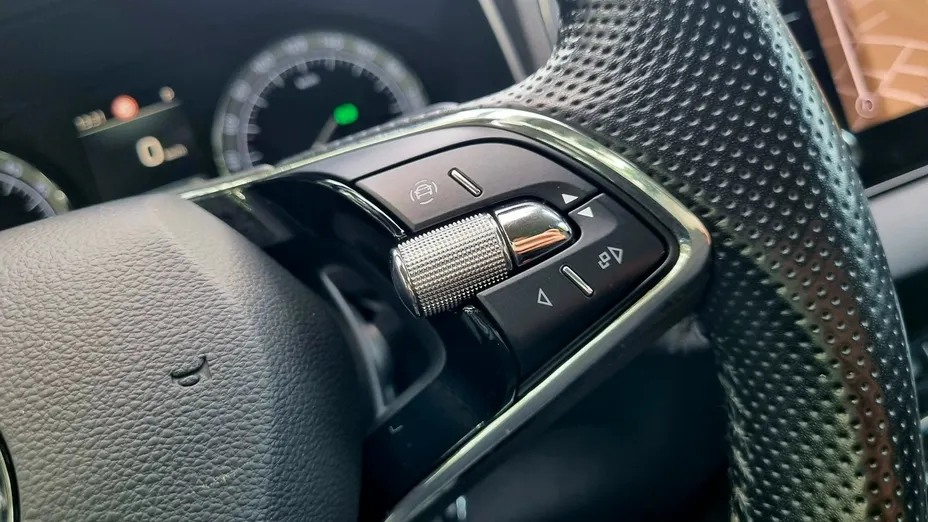 SKODA Karoq -